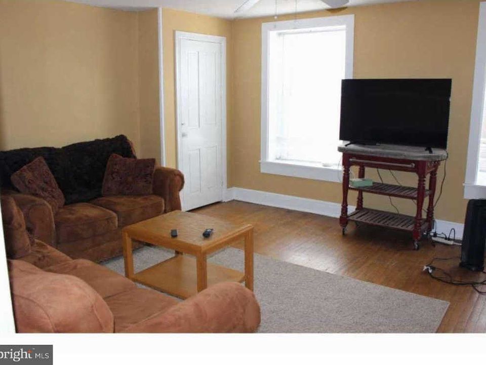 2nd image of 6605 Ridge Ave