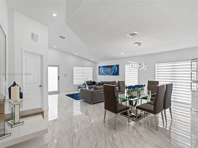 8842 SW 215th Ln — Photo 9