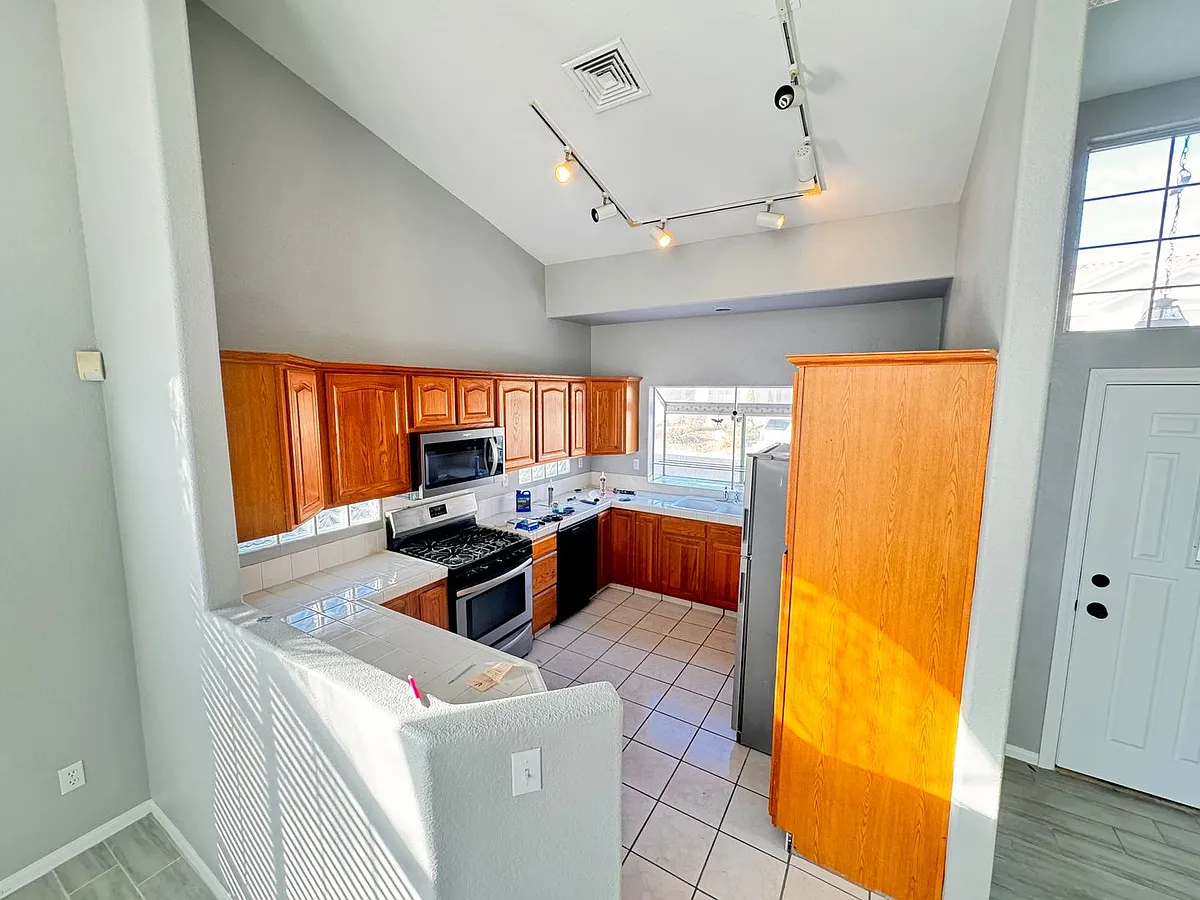 Building Photo - 5129 Forest Oaks Dr