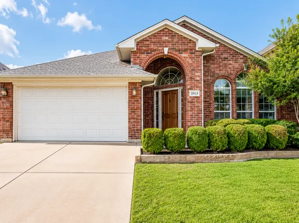 8833 Sunset Trace Dr, Fort Worth, TX 76244