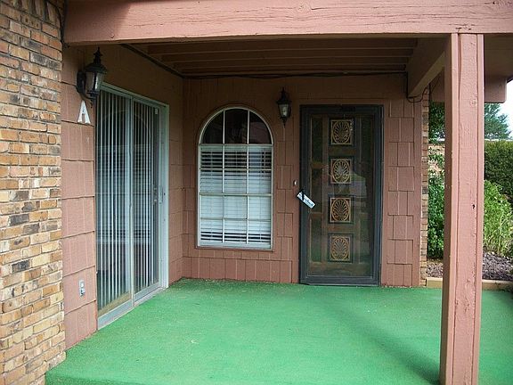 2nd image of 1018 Fairmont Ct APT A
