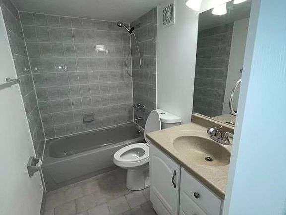 3rd image of 40 White Oak Ln #2