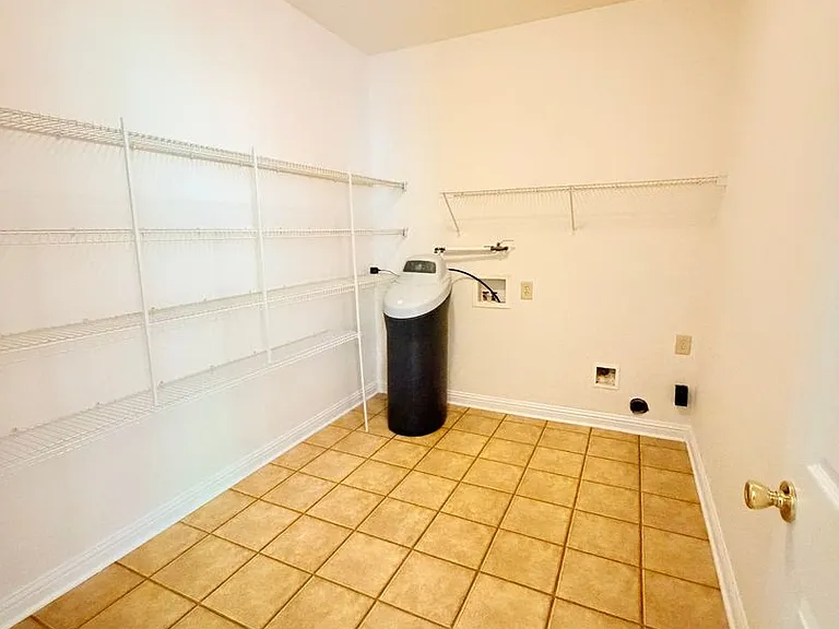 2946 Heirloom Ln — Photo 20
