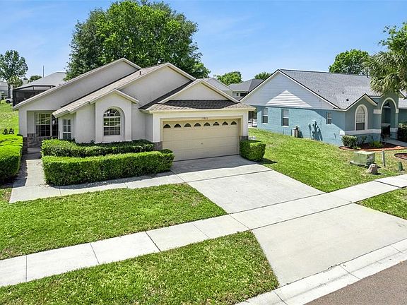 2nd image of 15923 Heron Hill St