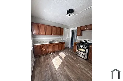 1462 Crawford Rd #UP Photo 1