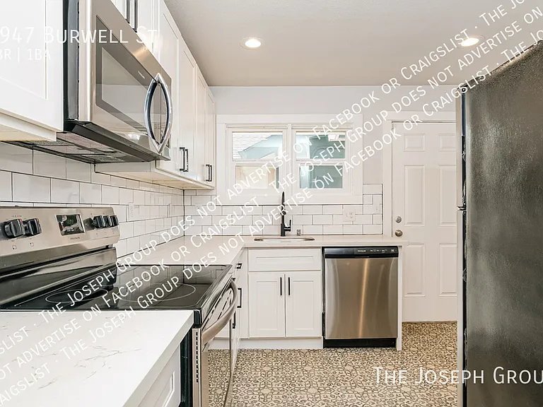 1947 Burwell St — Photo 14