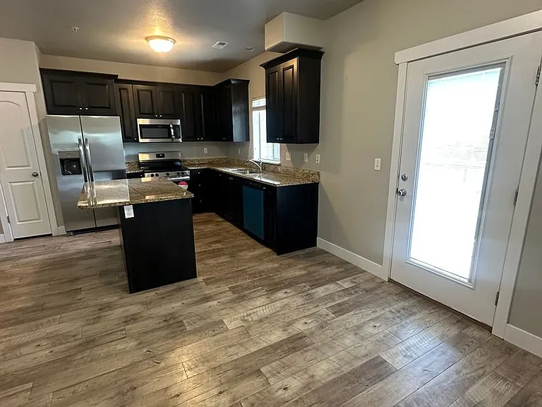 Creekside Oaks Apartments — Photo 30