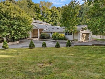 6820 N Hempstead Turnpike, Syosset, NY, 11791