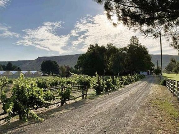 3rd image of 4778 River Rd