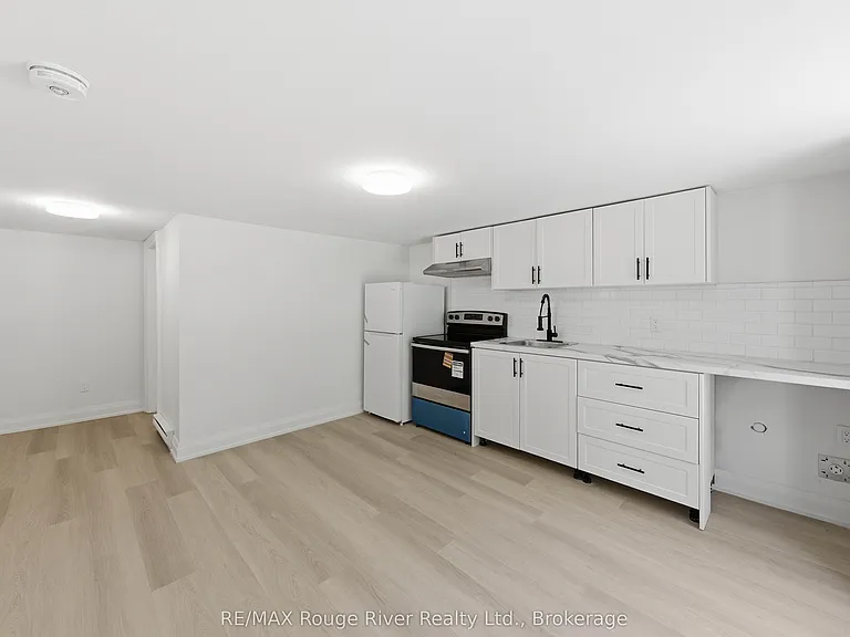 144 Macdonald Ave #C — Photo 2