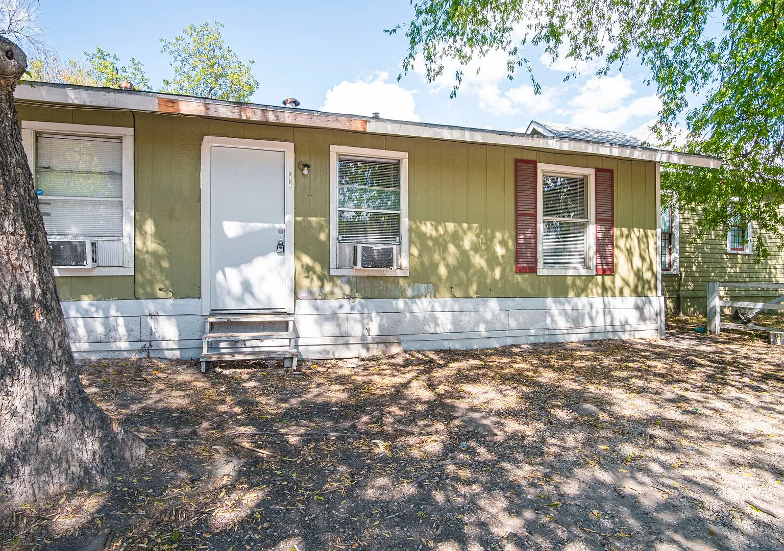 1319 Dawson — Photo 2