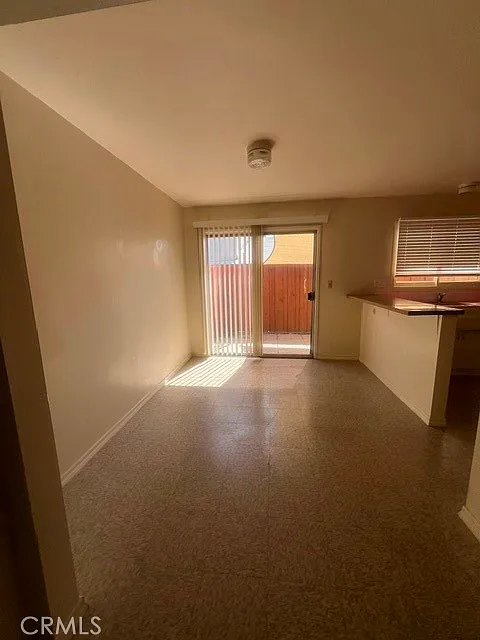 2 bed, 900 sqft, $3,000 — Photo 3