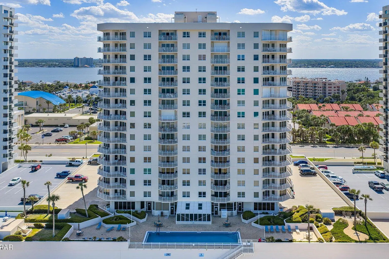 3 bed, 2.0 bath, 1668 sqft, $2,595 — Photo 1
