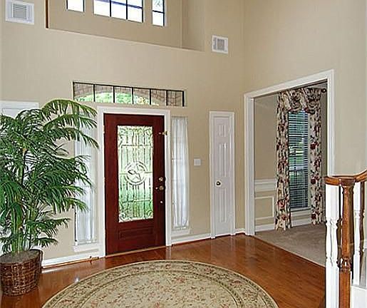 2nd image of 2702 Stately Oak Dr