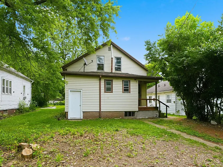 3034 Abbott St — Photo 10
