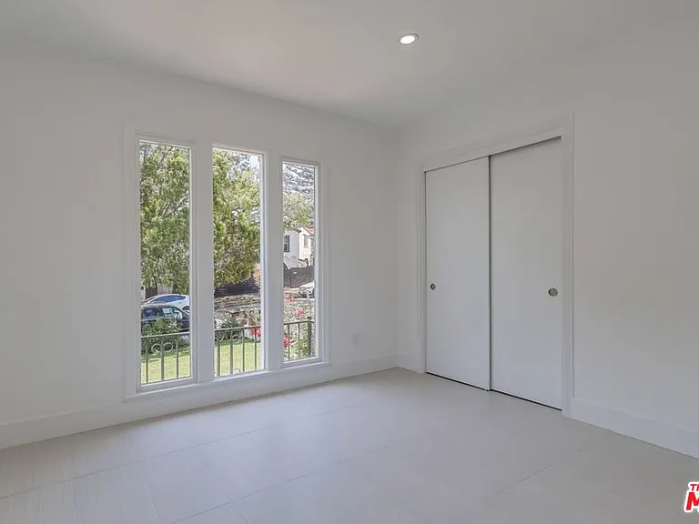 1318 S Longwood Ave — Photo 20