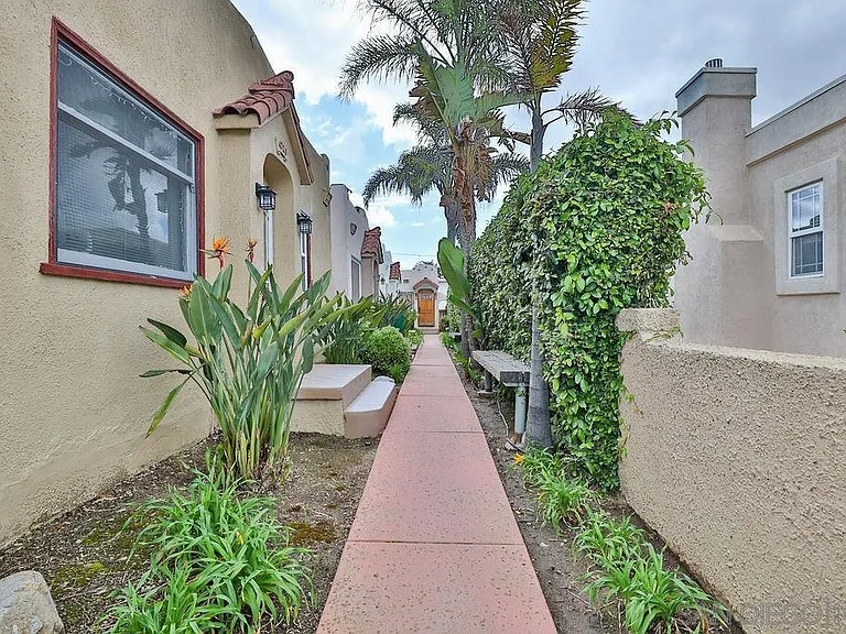 4726 Oregon St — Photo 3