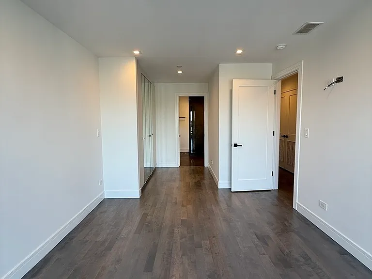 719 N Elizabeth St #3N — Photo 9