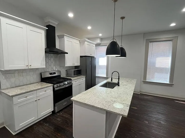 3852 Juniata St — Photo 6