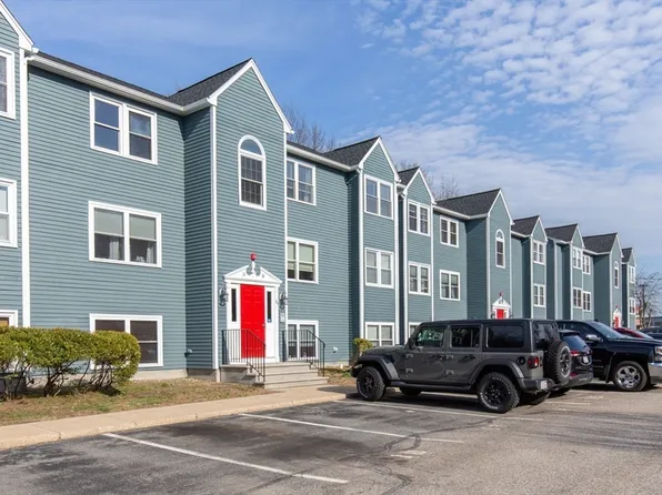 35 School St Unit 18, Dracut, MA 01826