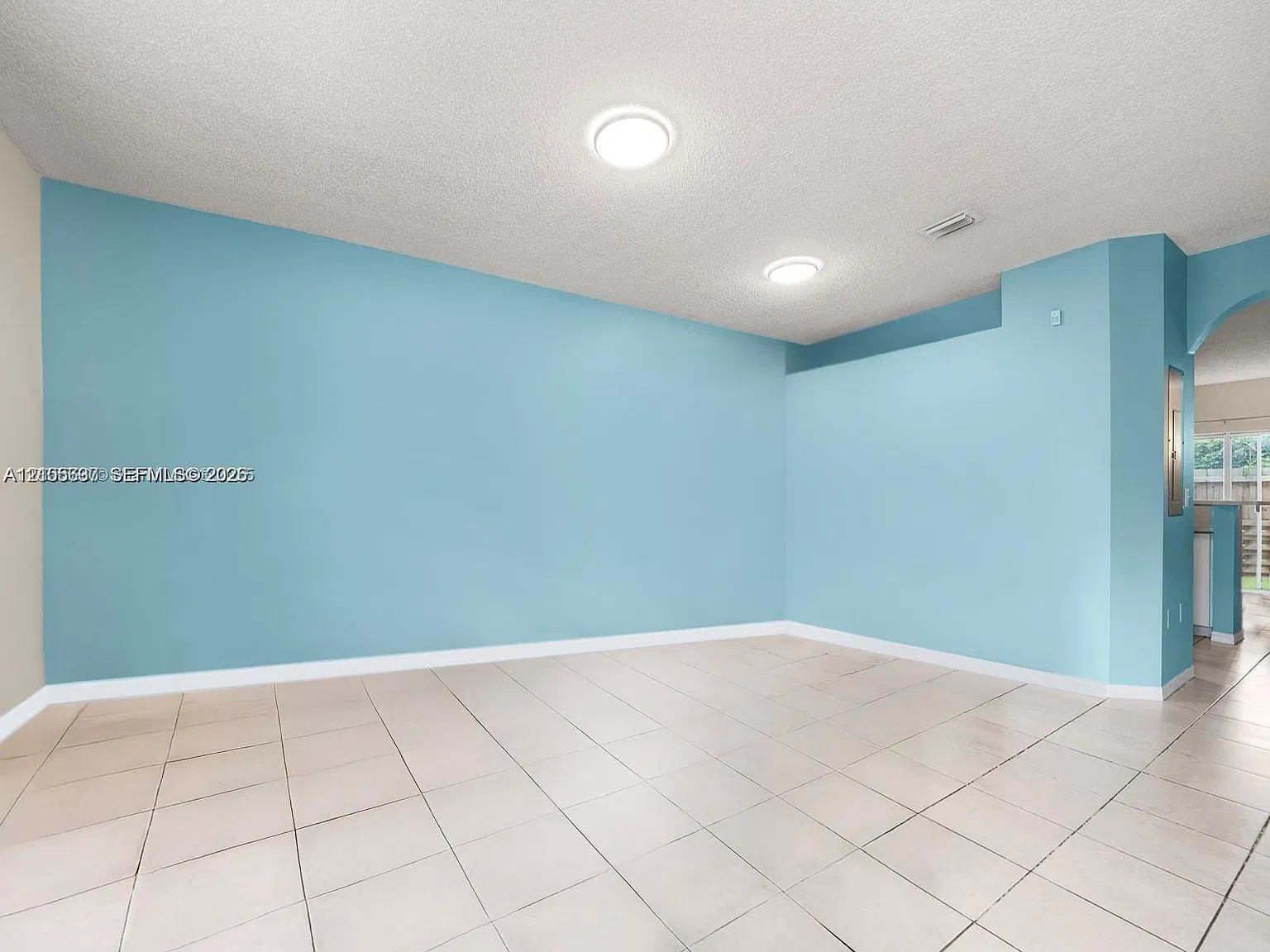 Towngate Condo Seven — Photo 4