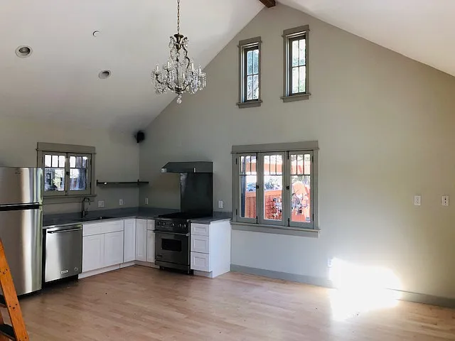 1 bed, 800 sqft, $4,500 — Photo 2