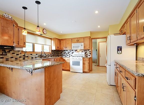 3rd image of 15620 Oak Park Ave