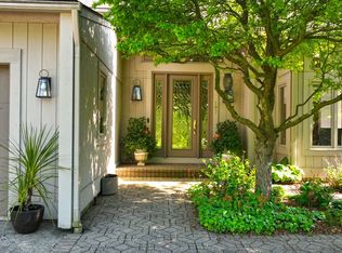 197 Skyline Dr, Milford, MI 48380