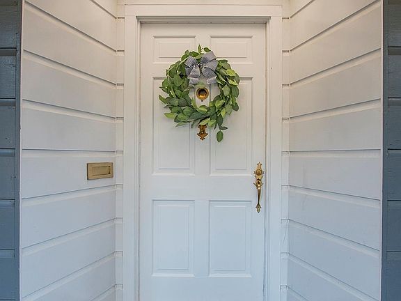 5th image of 1401 W Meadow Ave