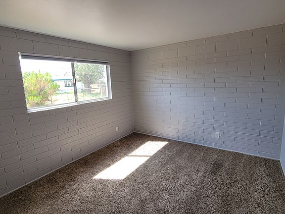 4th image of 380 Taylor Dr #18
