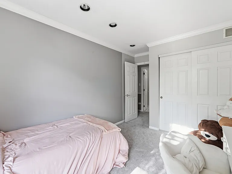 13920 S Cambridge Cir — Photo 23