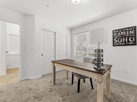 4th image of 28538 SW Dundee Ln