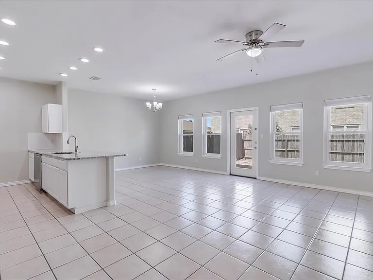 15513 Palmira Ave #B — Photo 5