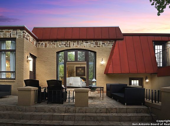 2nd image of 928 Eventide Dr