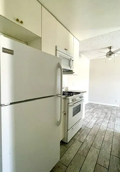 922 N Hudson Ave #10 — Photo 8