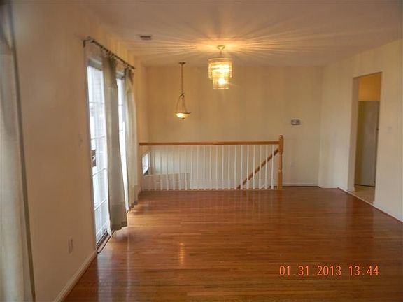 4th image of 7 Society Hill Dr N