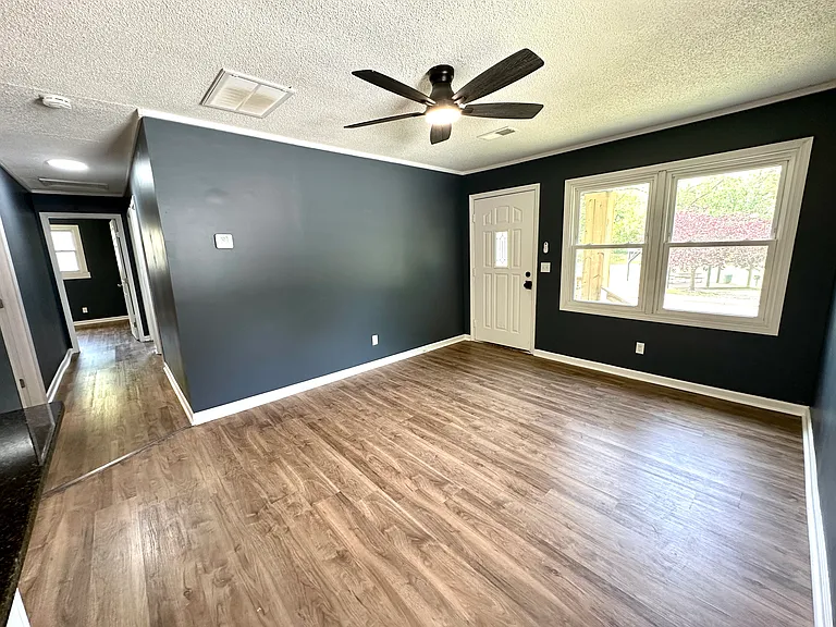 609 Quarry St — Photo 4