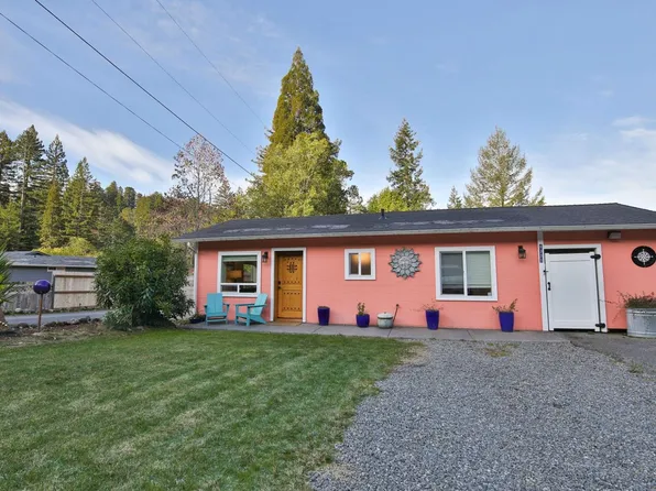 6331 N Bank Rd, Crescent City, CA 95531