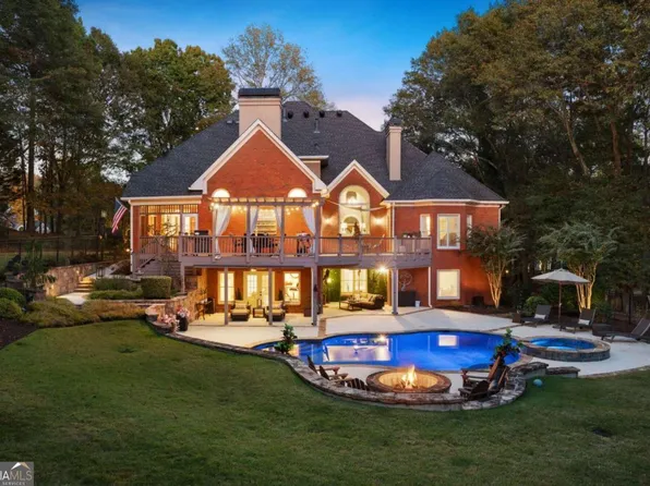 10620 N Edgewater Pl, Johns Creek, GA 30097