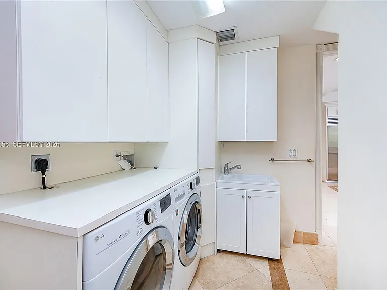 541 S Mashta Dr — Photo 23