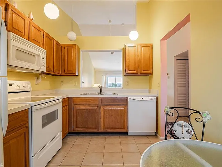 Dishwasher, electric stove