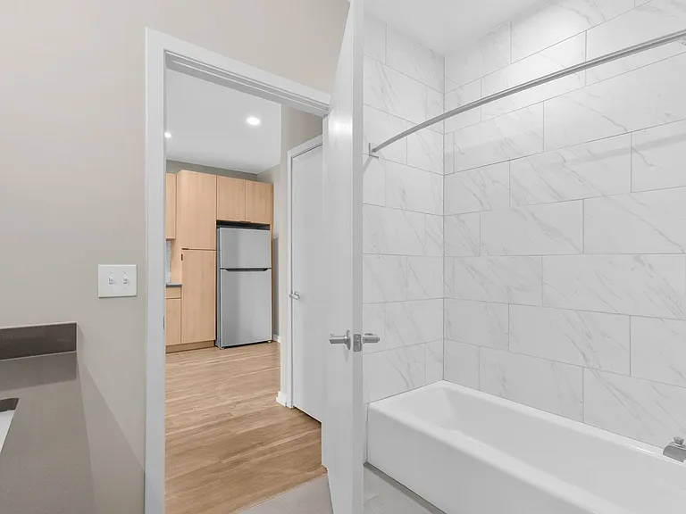 The Keystone Apartments — Photo 112