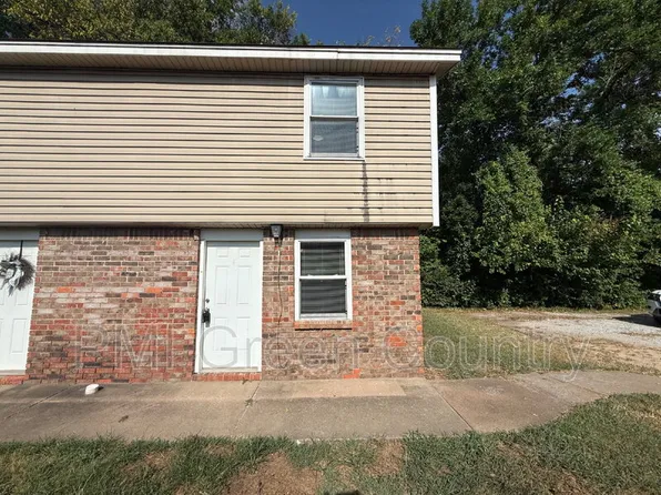 318 E Redwood St #72-4, Coweta, OK 74429