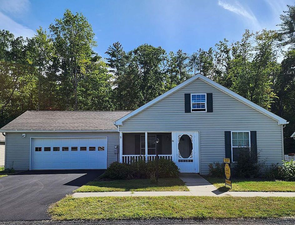 44 Elm St, Gansevoort, NY 12831 Zillow