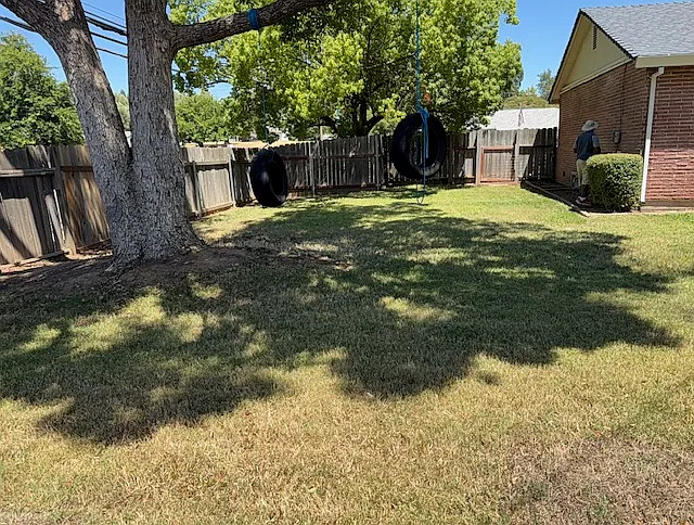 6700 Manila Ave — Photo 6