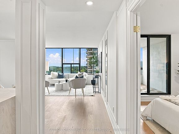 3rd image of 100 Quebec Ave #1501