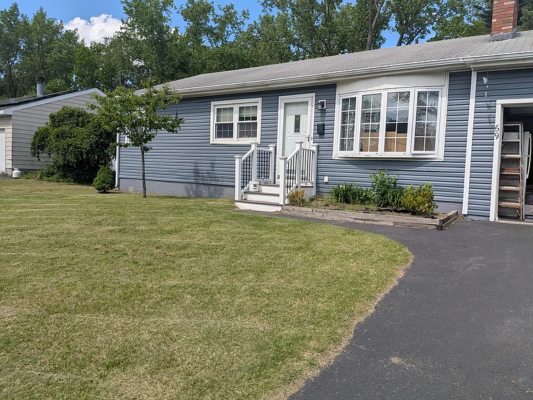 69 Bridal Path — Photo 2