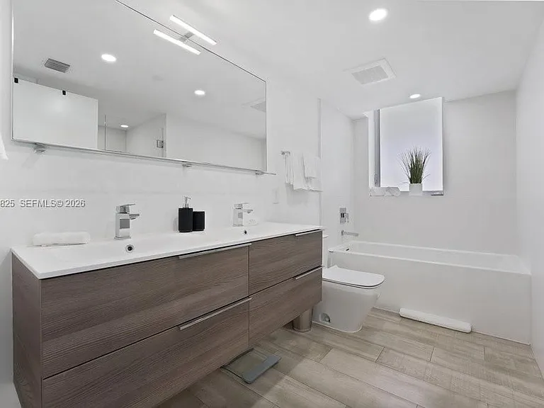 9261 E Bay Harbor Dr #507 — Photo 21