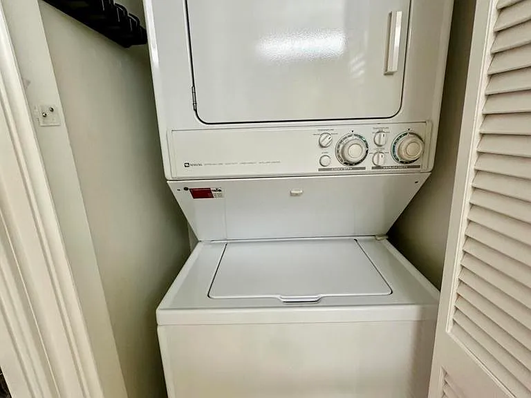 80 N Raymond Ave #108 — Photo 18