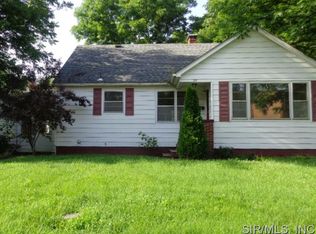 514 E Main St, Mascoutah, IL